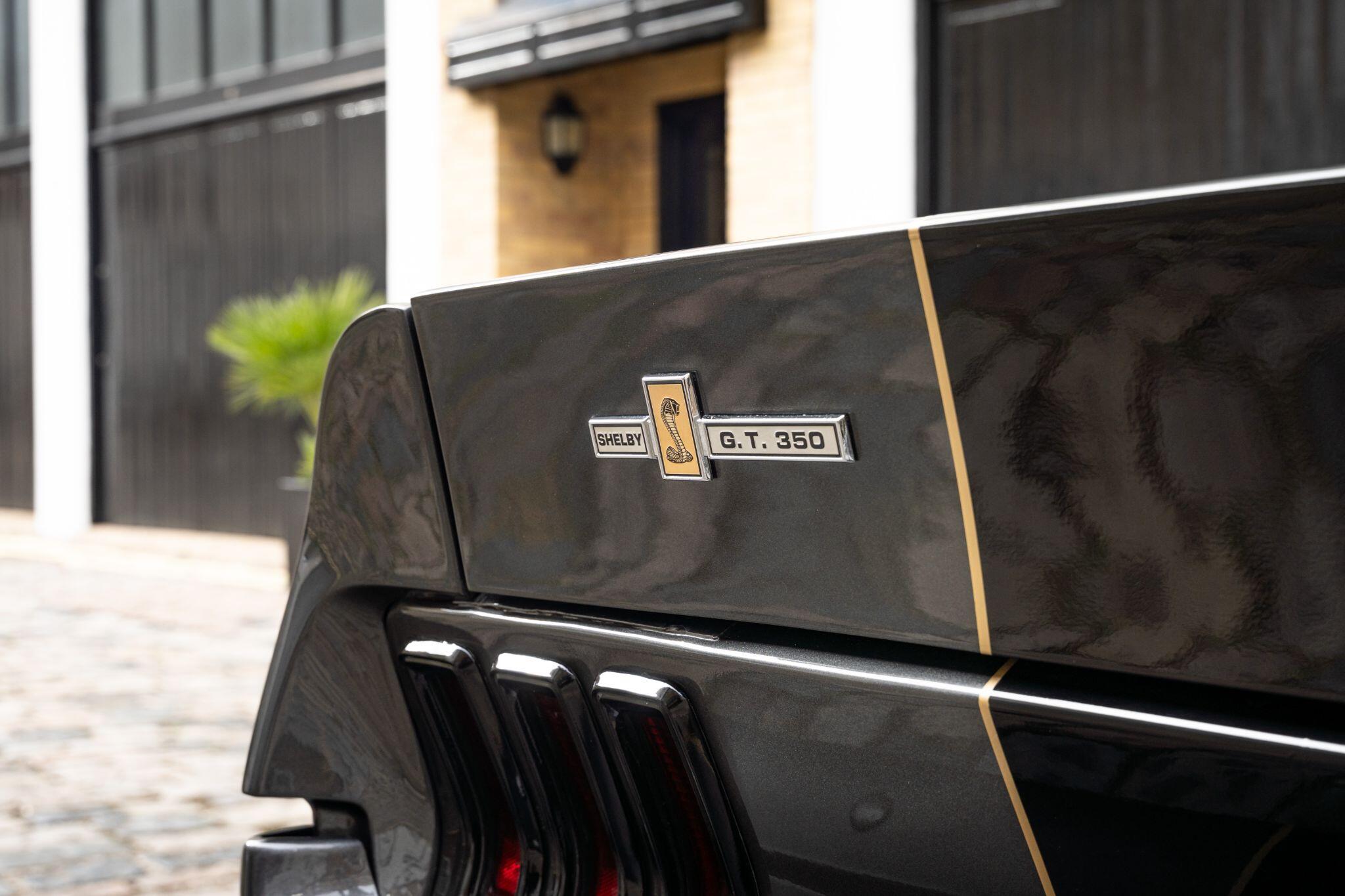 Ford Mustang view 47