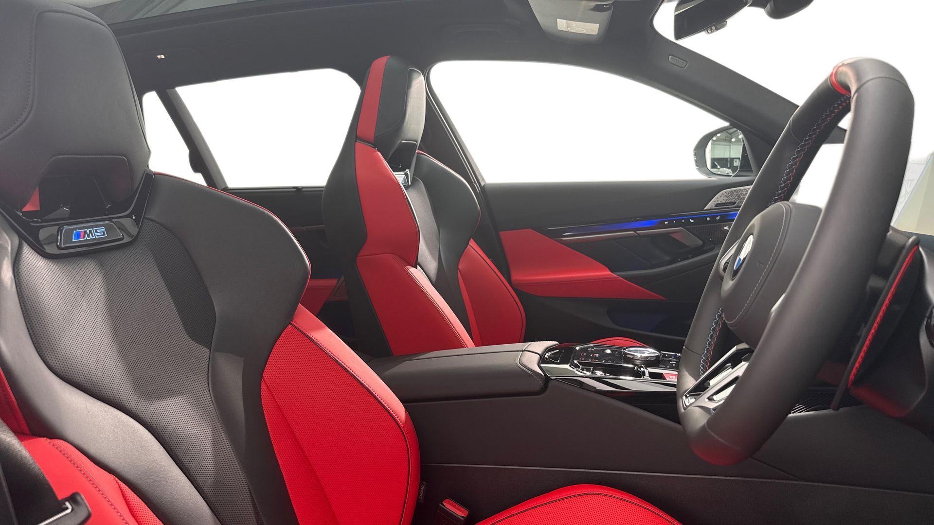 BMW M5 view 11
