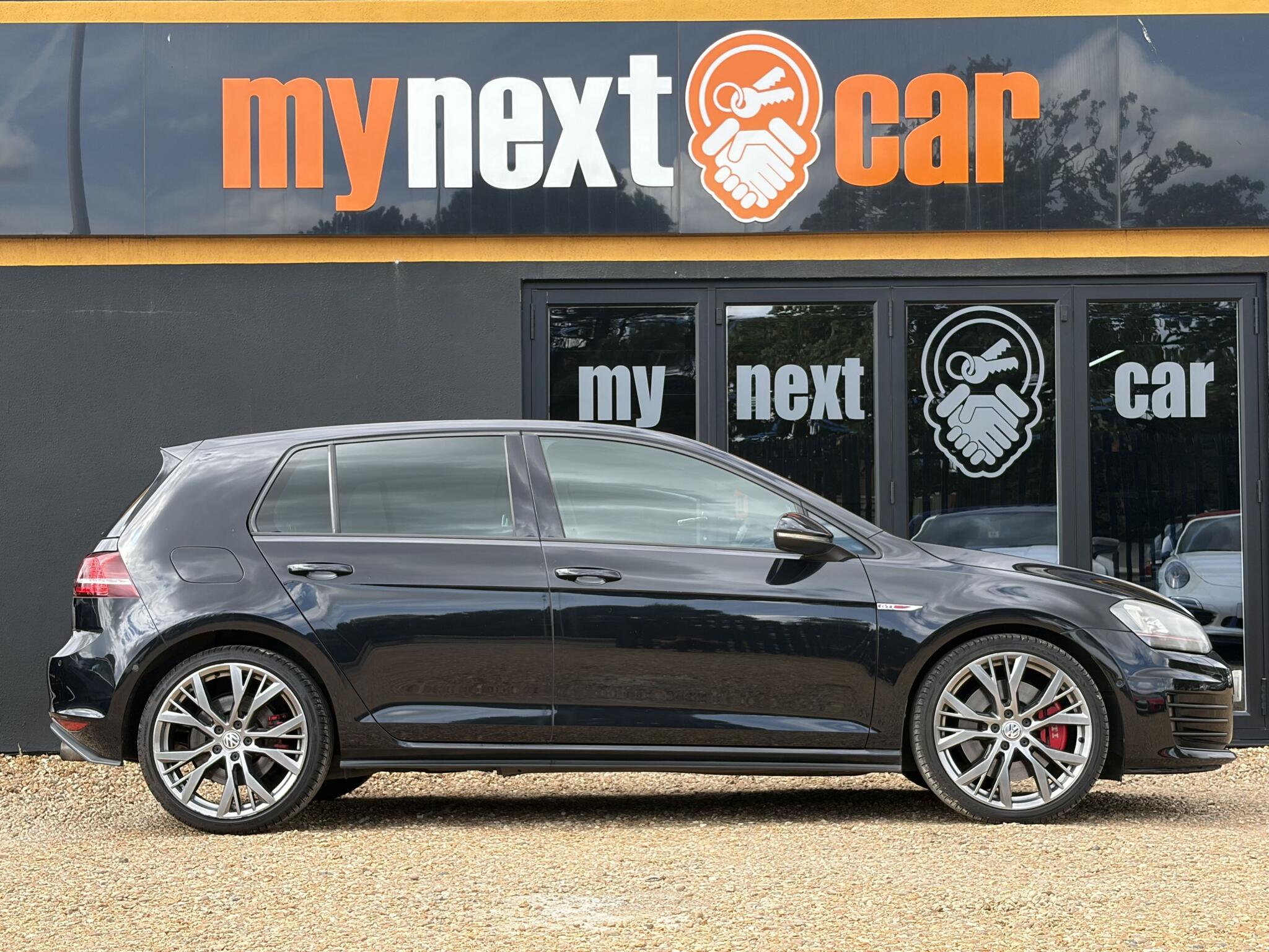 Volkswagen Golf view 13