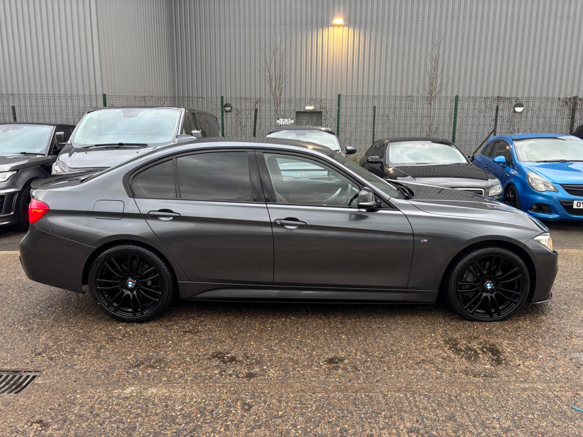 BMW 3 Series view 12