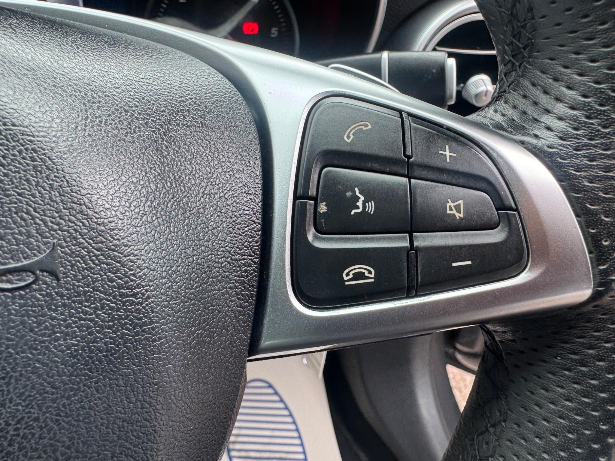 Mercedes-Benz C Class view 16
