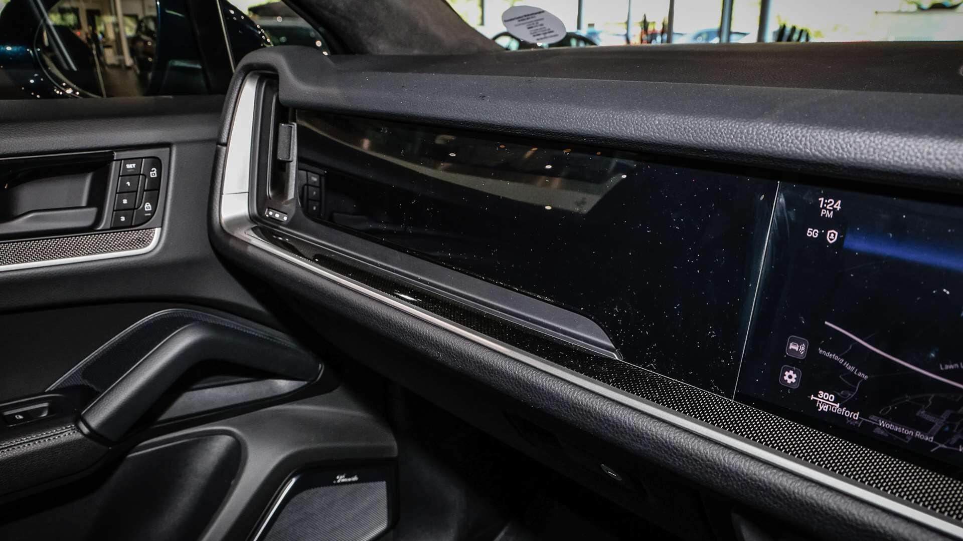 Porsche Cayenne view 15