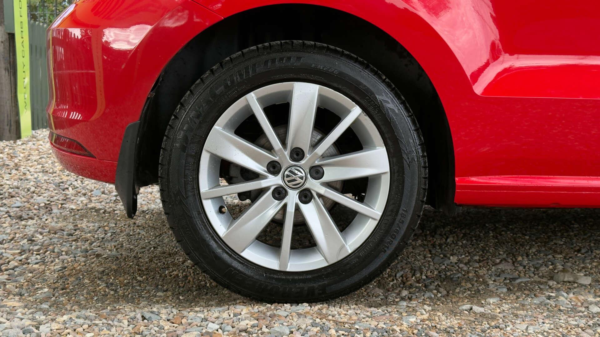Volkswagen Polo view 32