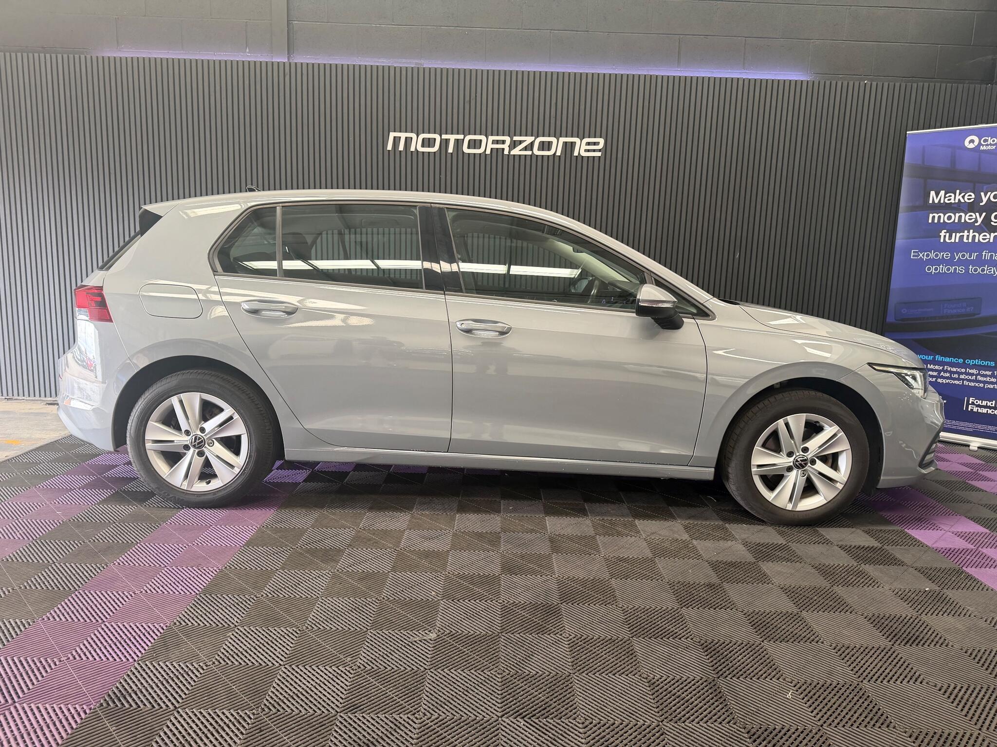 Volkswagen Golf view 3