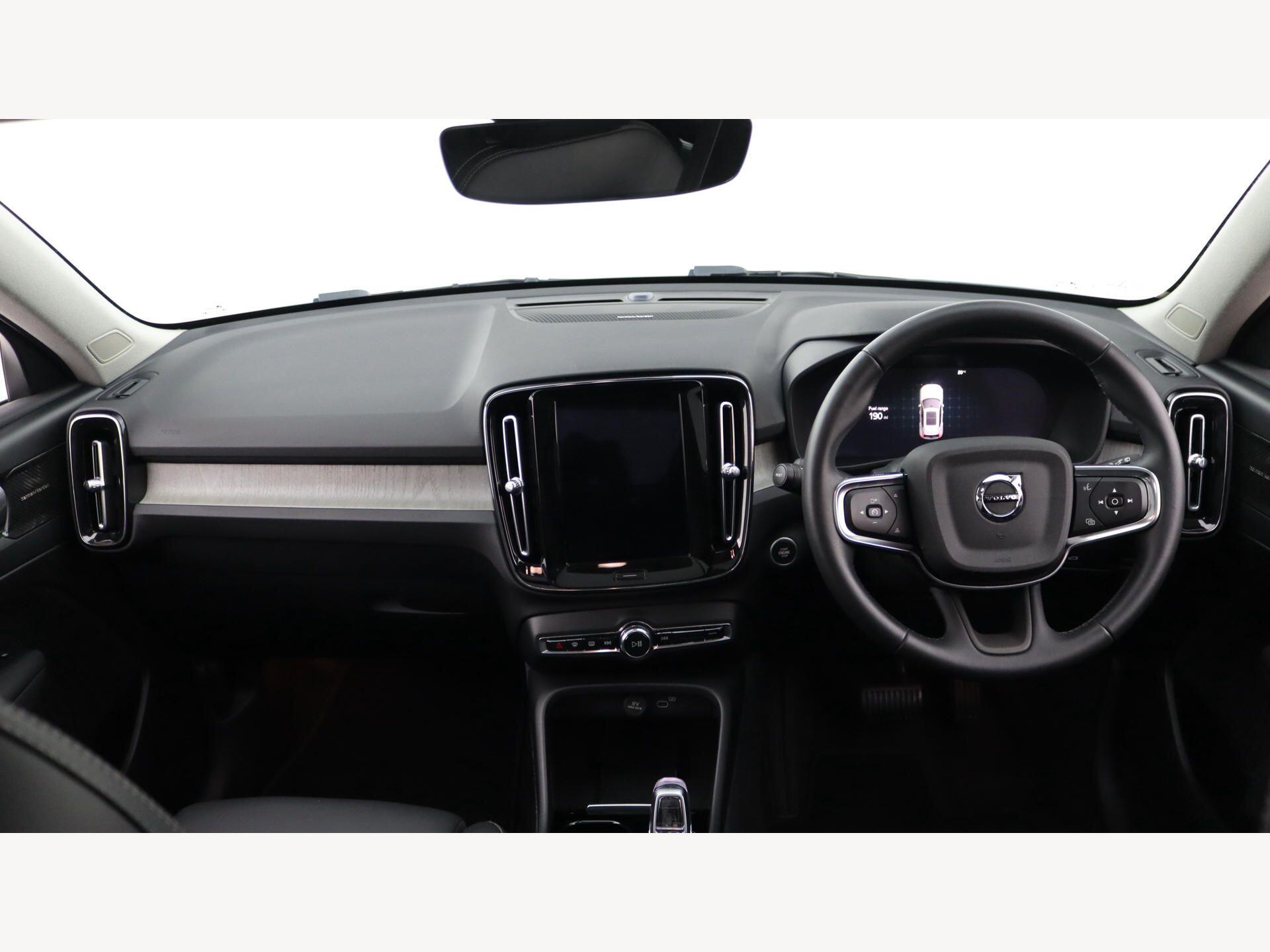 Volvo XC40 view 6