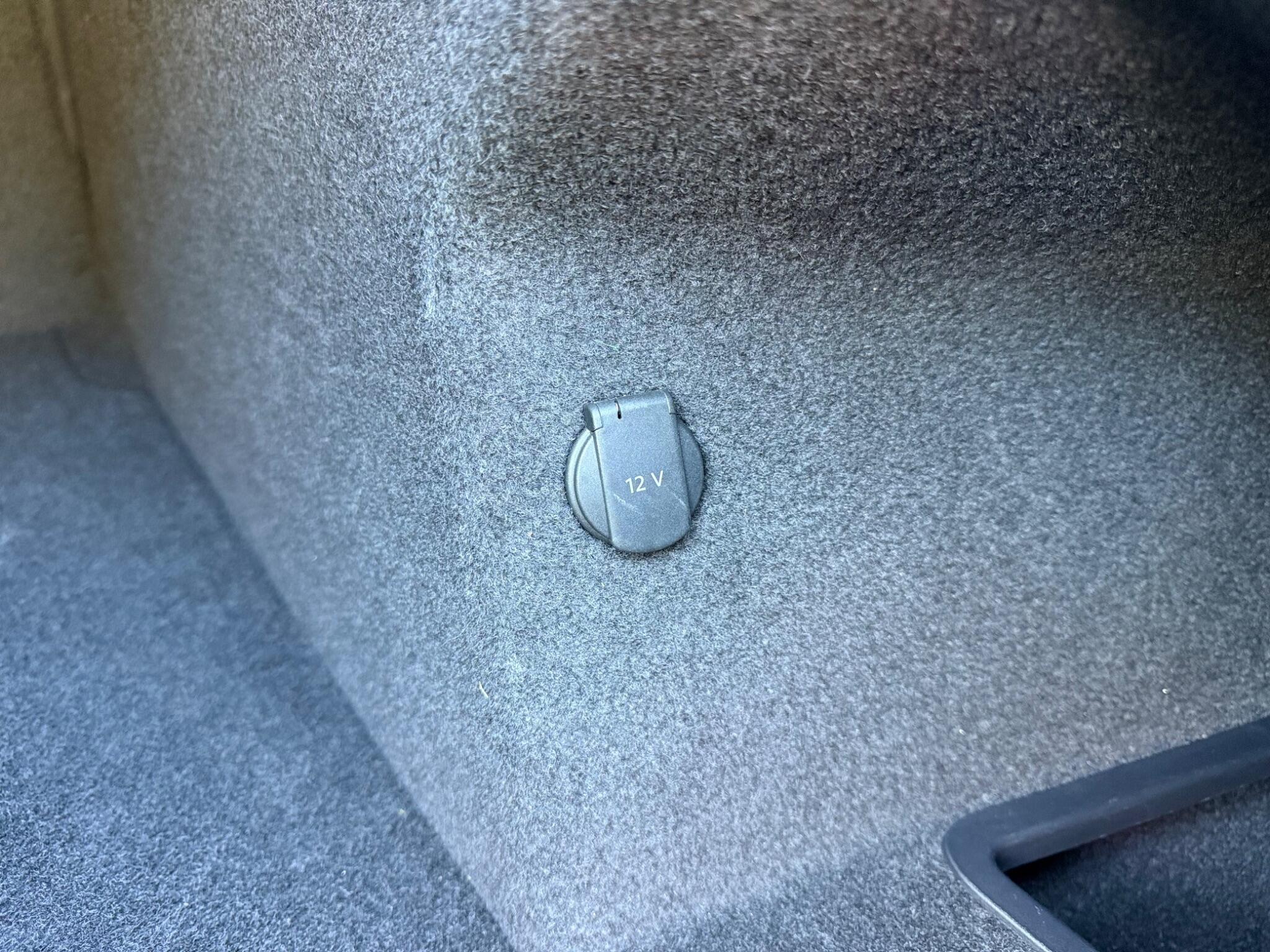 Porsche Taycan view 39