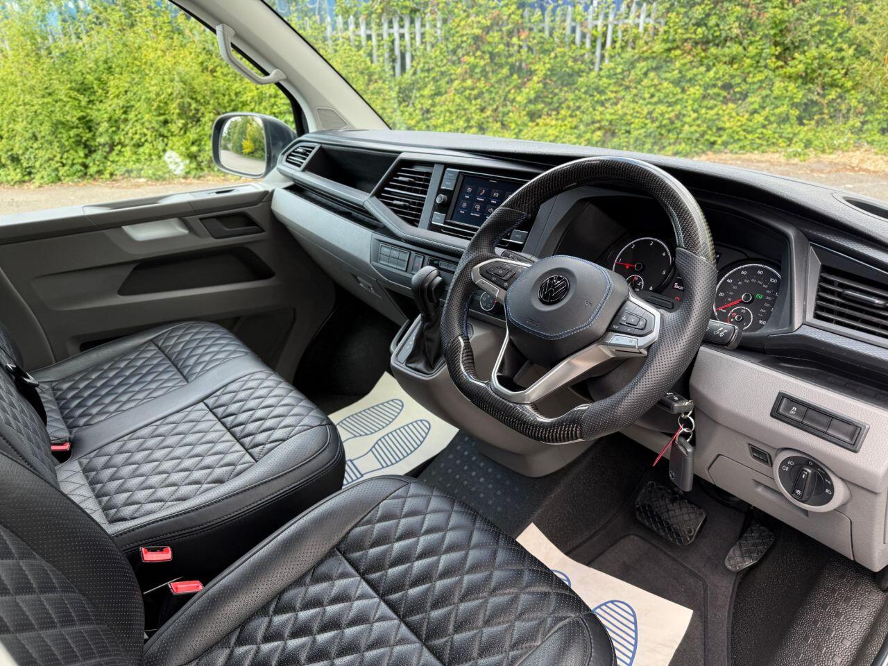 Volkswagen Transporter view 9
