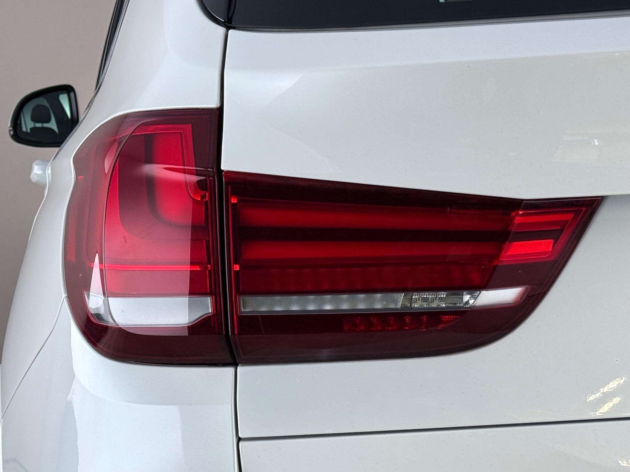 BMW X5 view 10