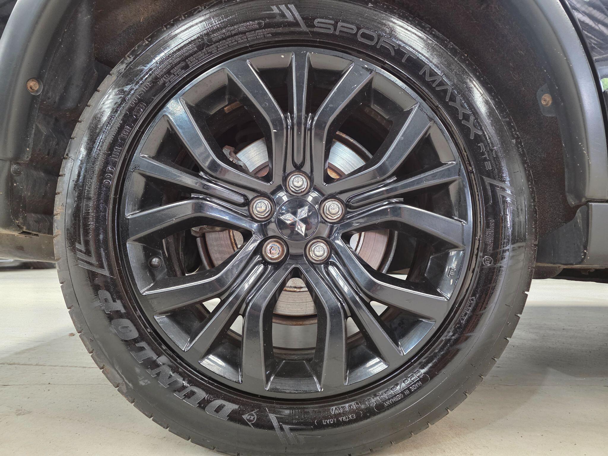 Mitsubishi Outlander view 31