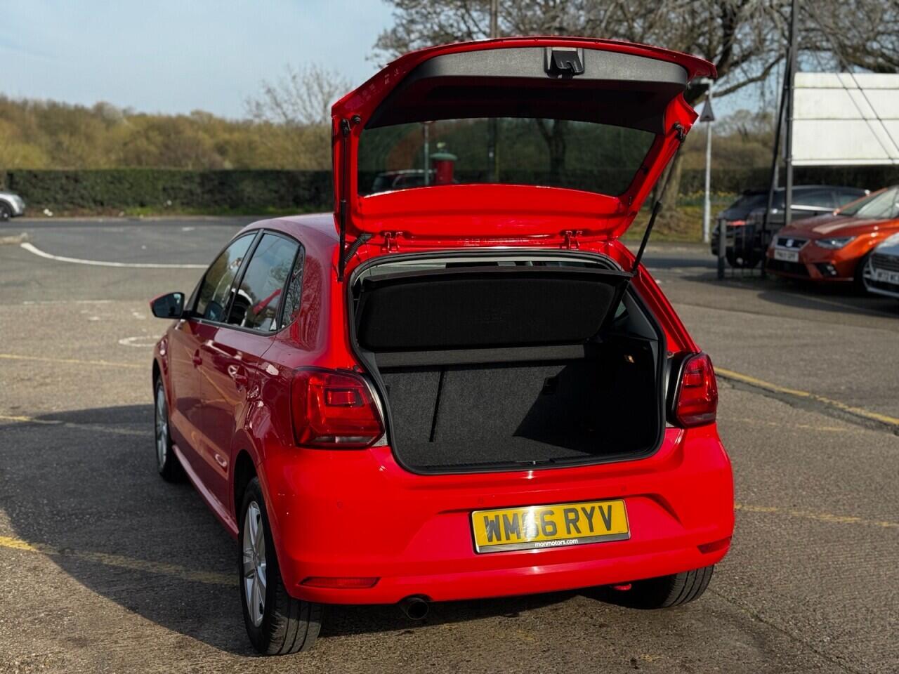 Volkswagen Polo view 14