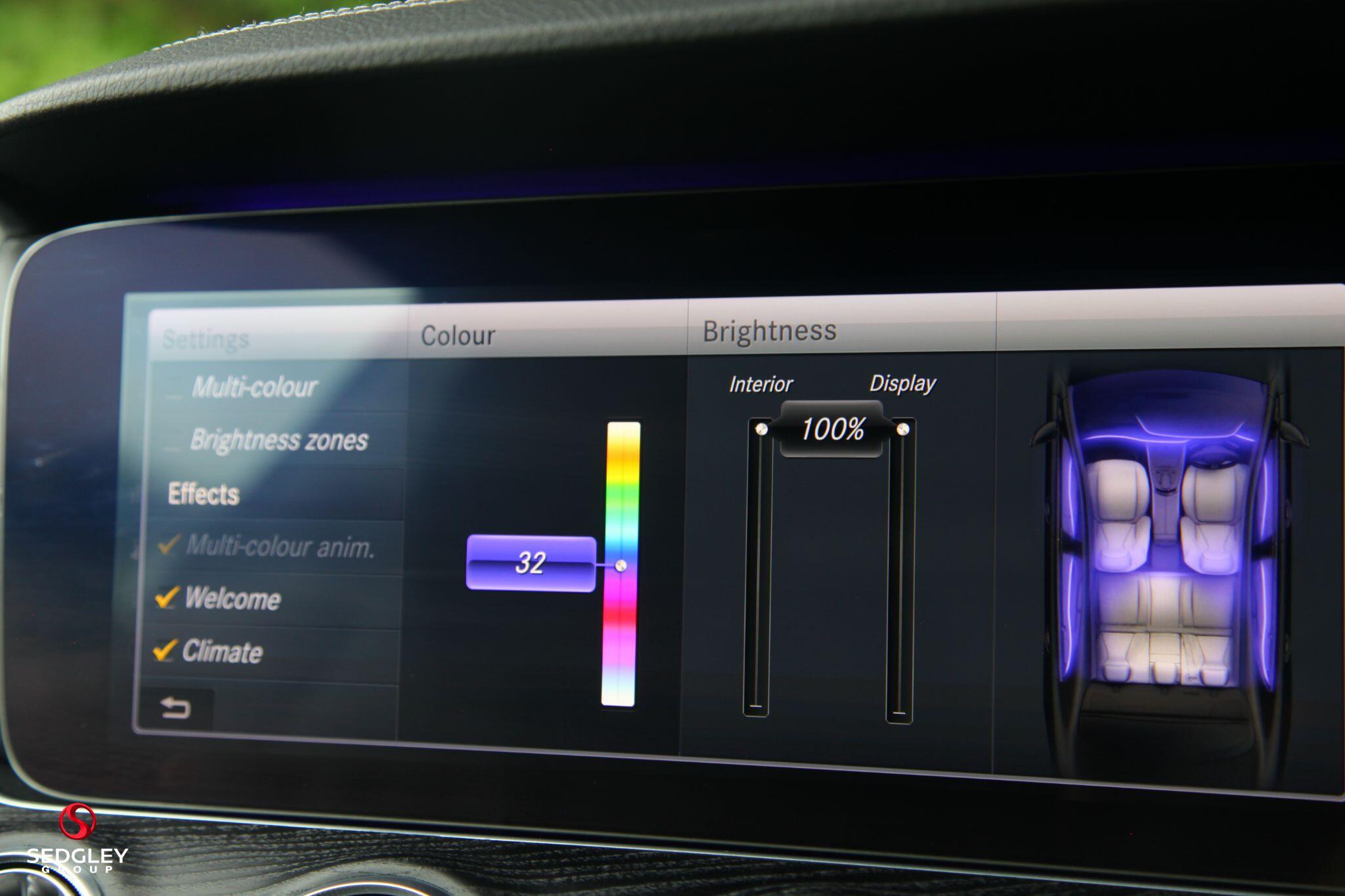 Mercedes-Benz E Class view 29