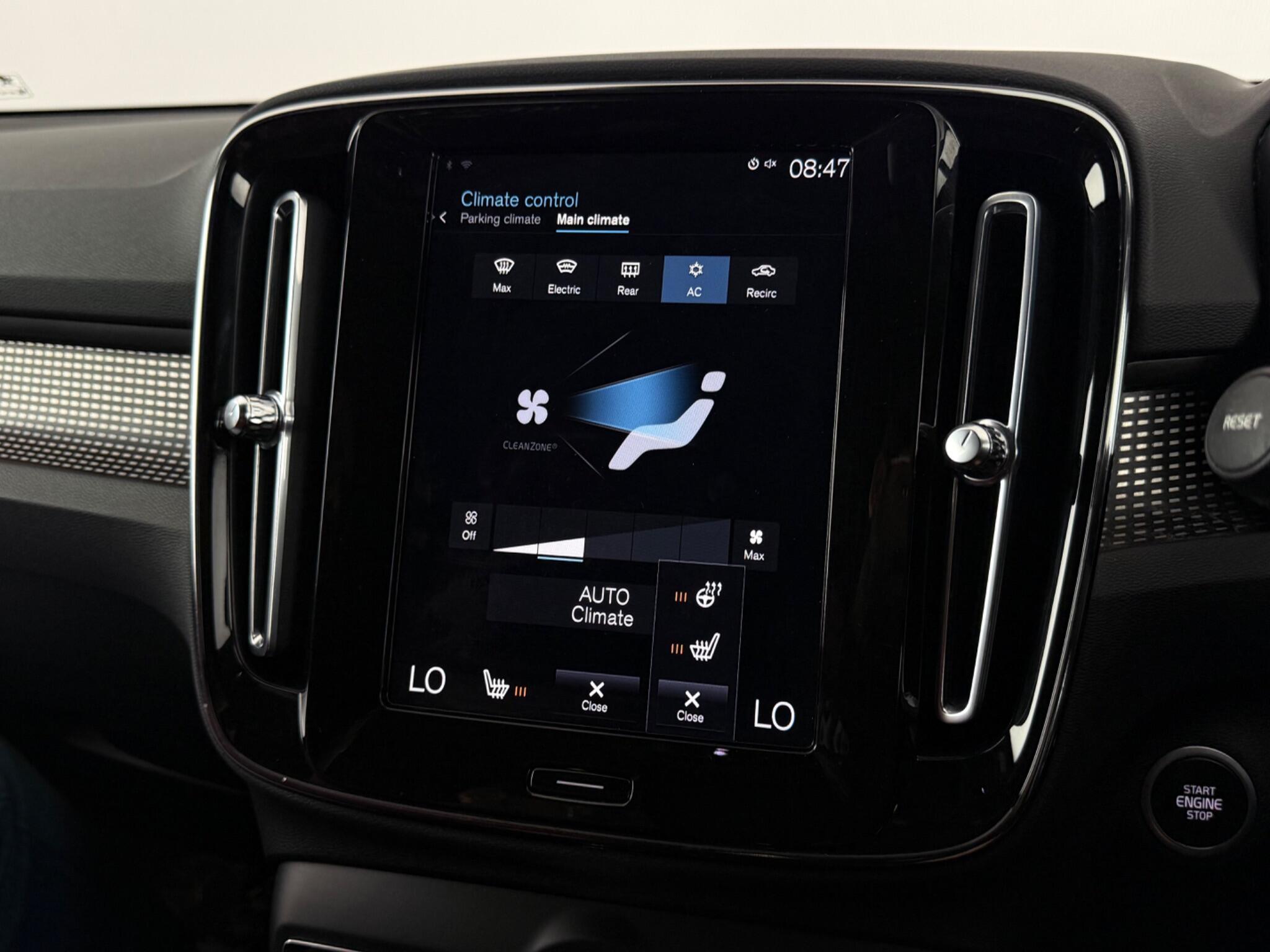Volvo XC40 view 27
