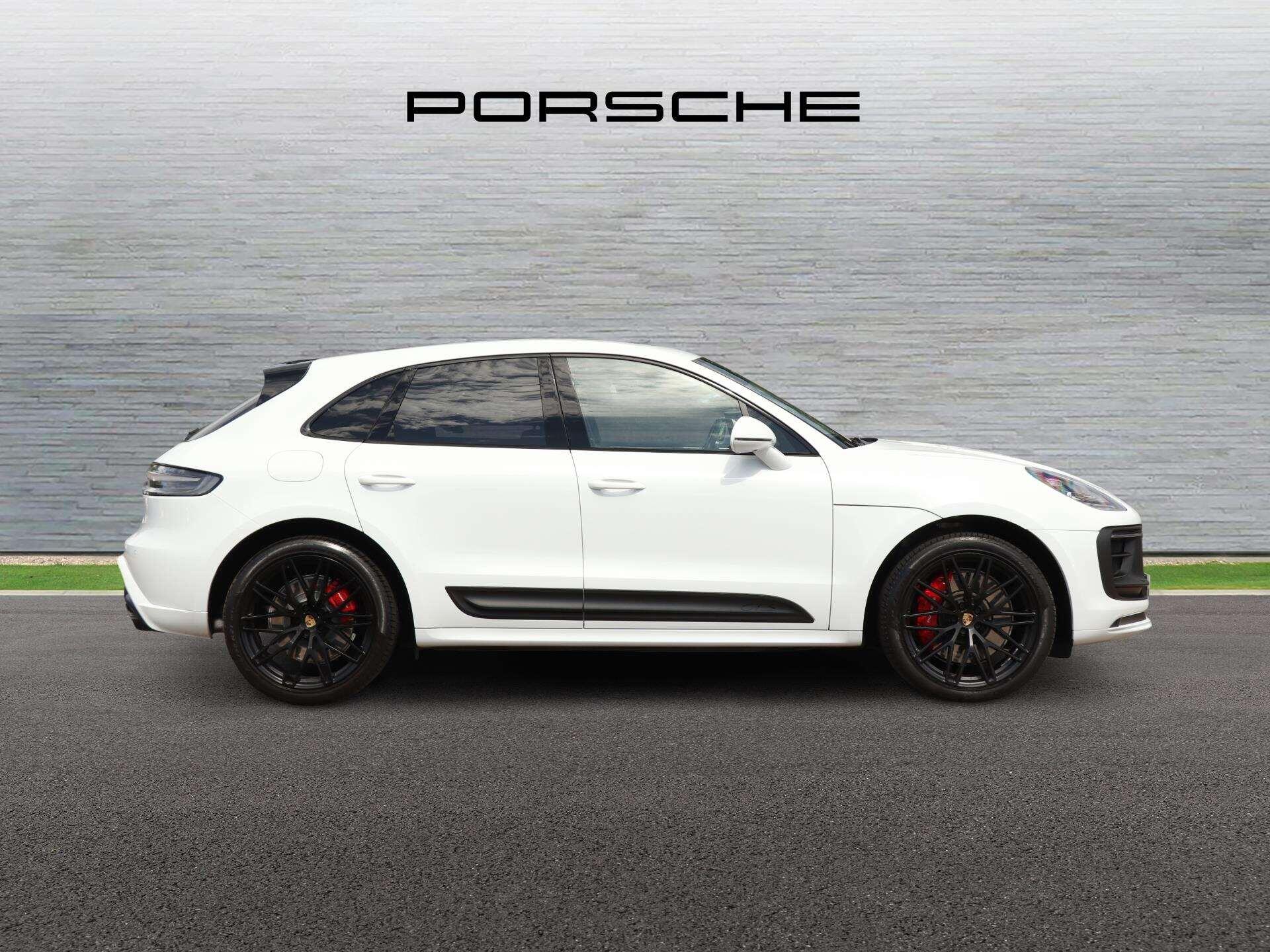 Porsche Macan view 2