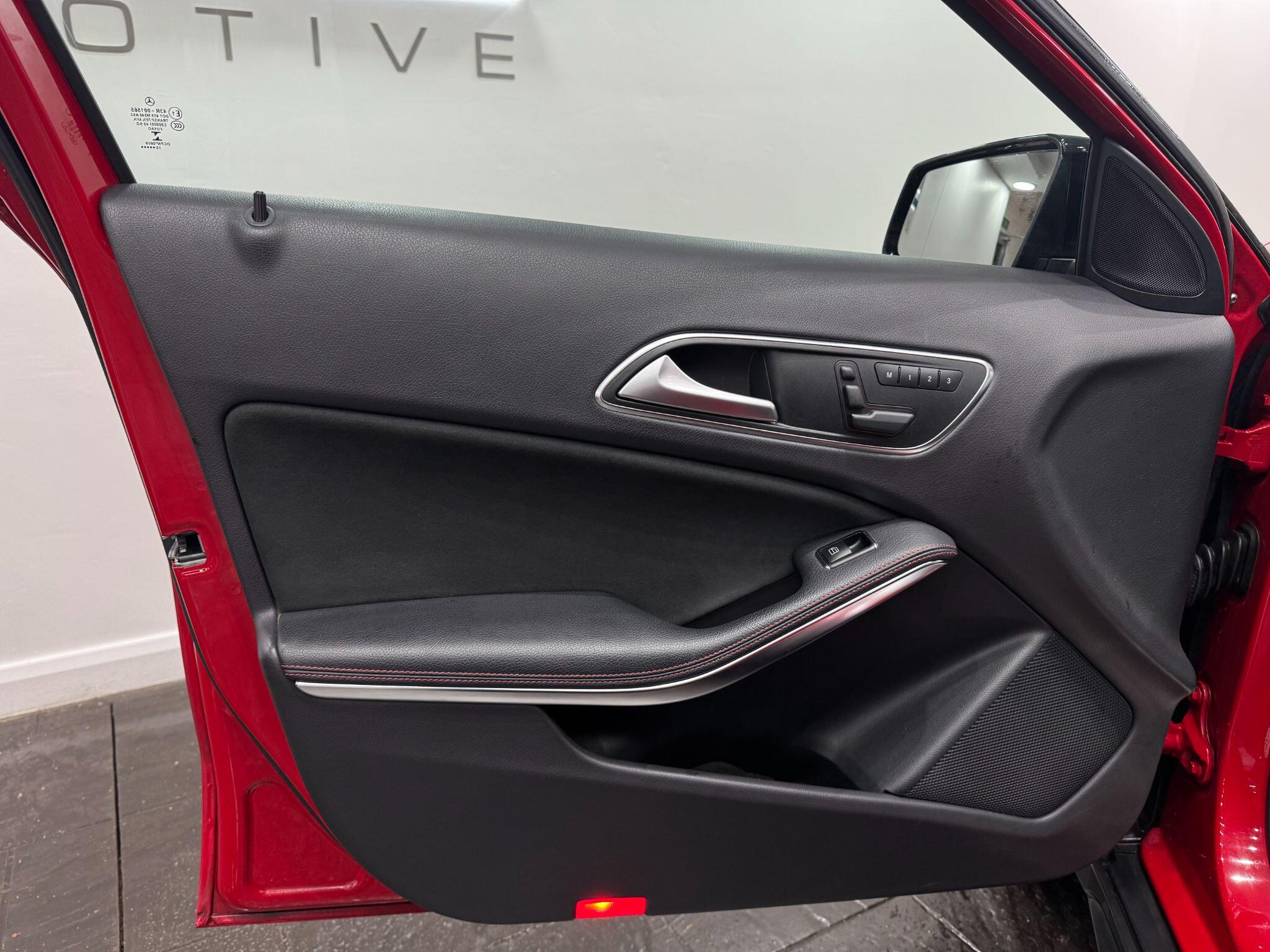 Mercedes-Benz GLA view 53