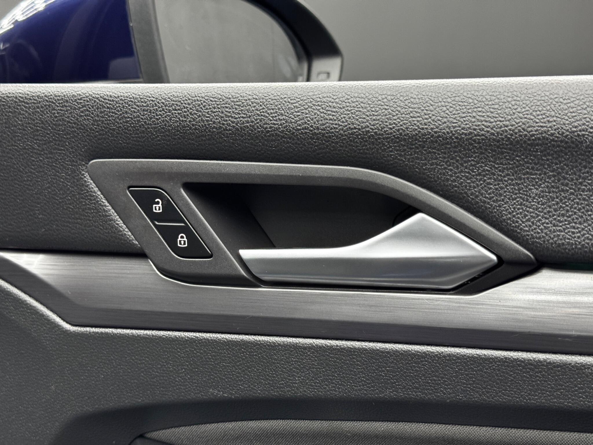 Volkswagen Golf view 44