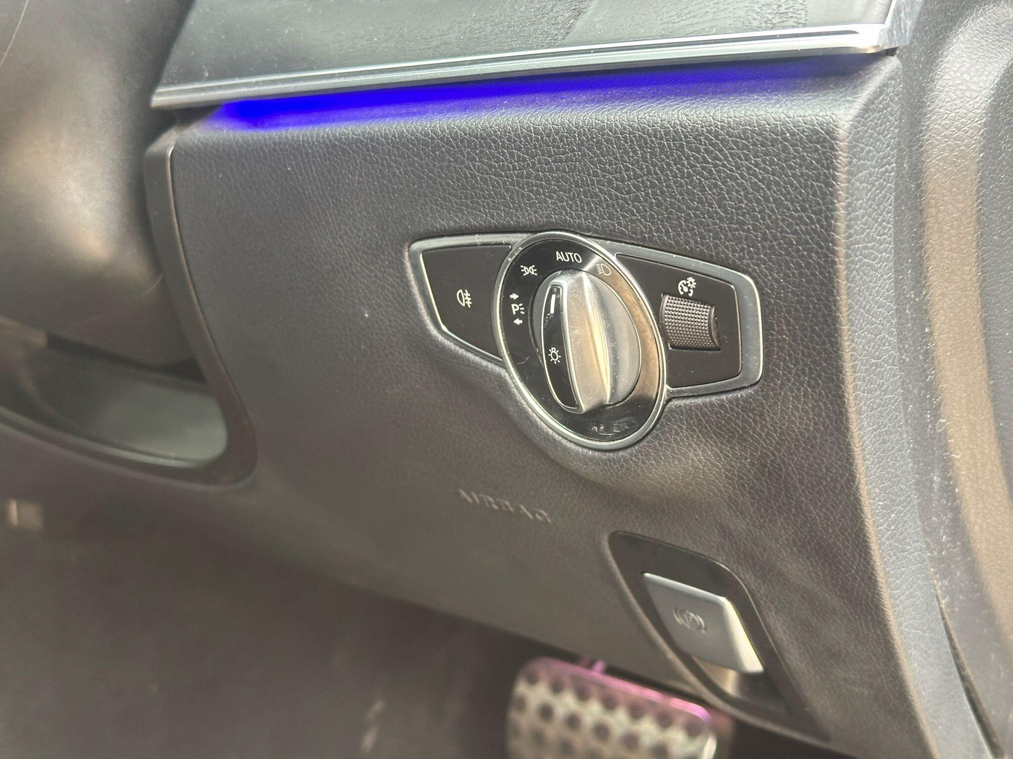 Mercedes-Benz E Class view 24