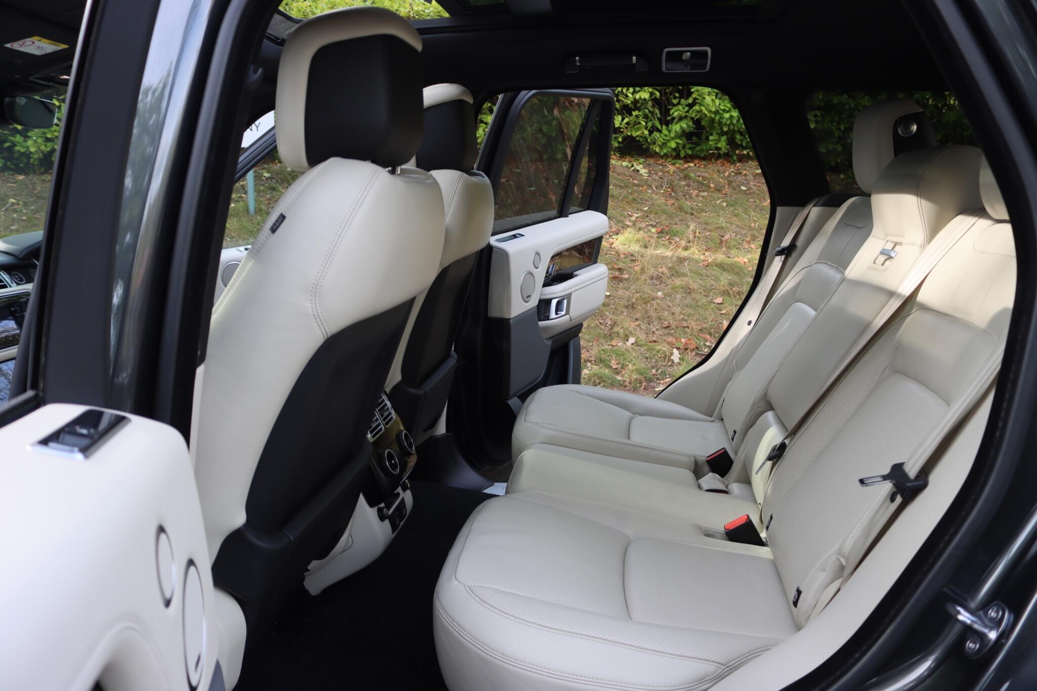 Land Rover Range Rover view 4