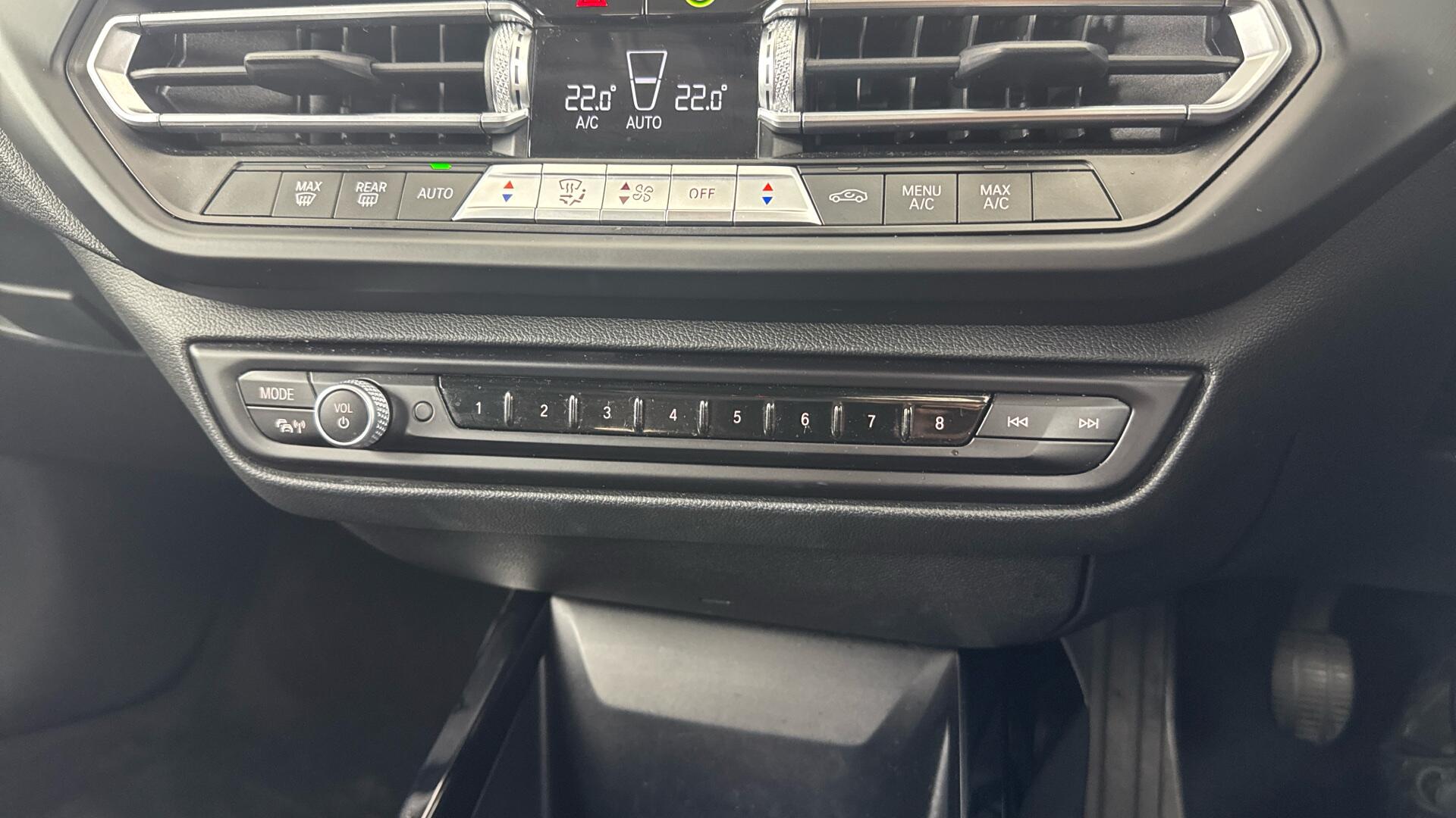 BMW 1 Series view 35