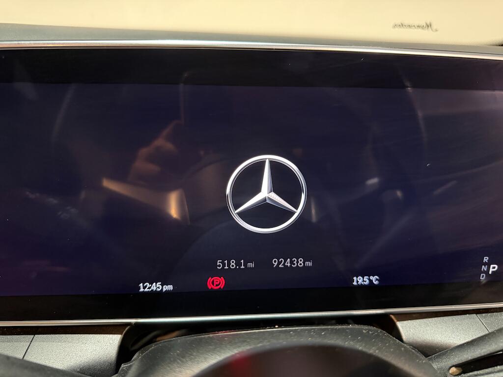 Mercedes-Benz GLC view 28