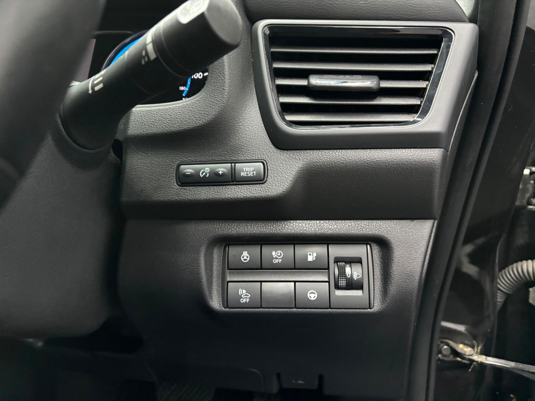 Nissan Leaf view 12