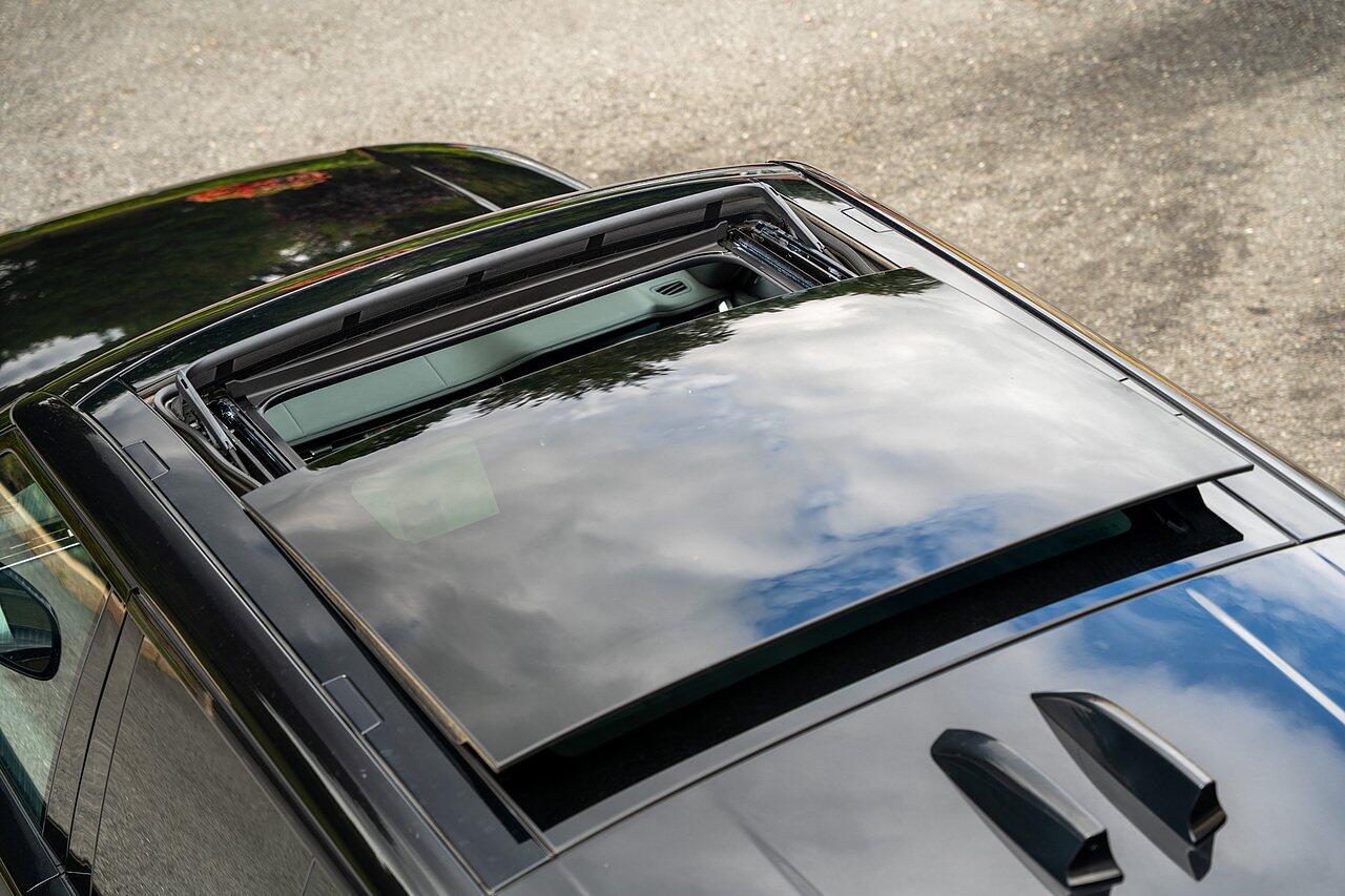 Land Rover Range Rover view 50
