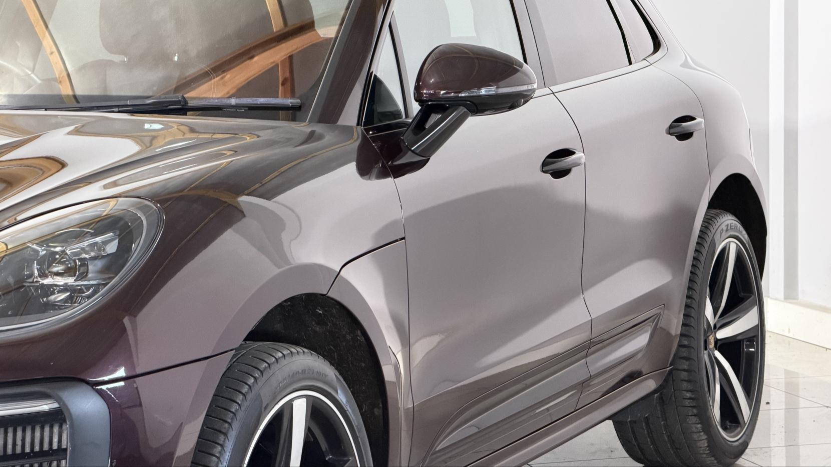 Porsche Macan view 26