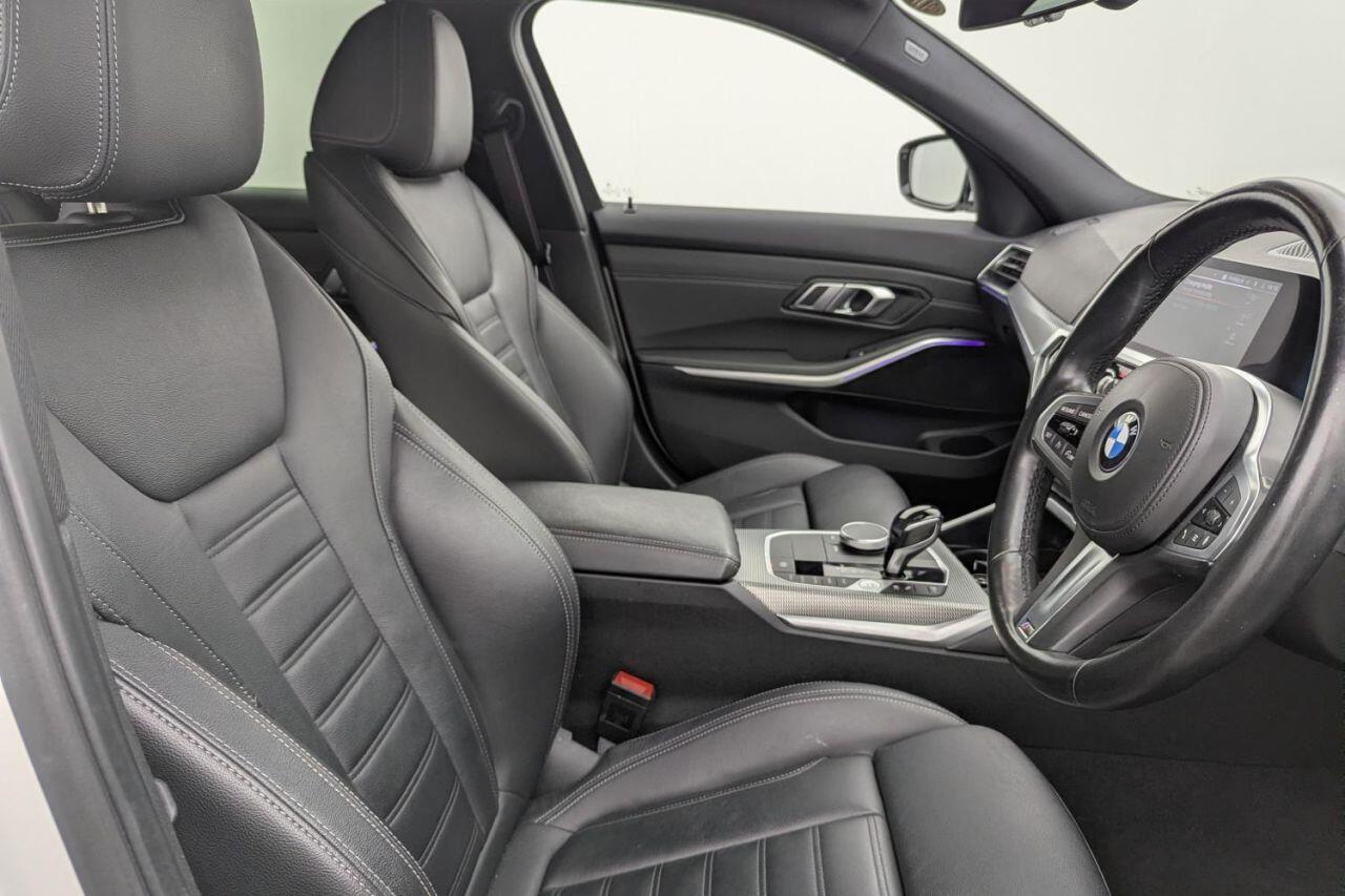 BMW 3 Series view 3