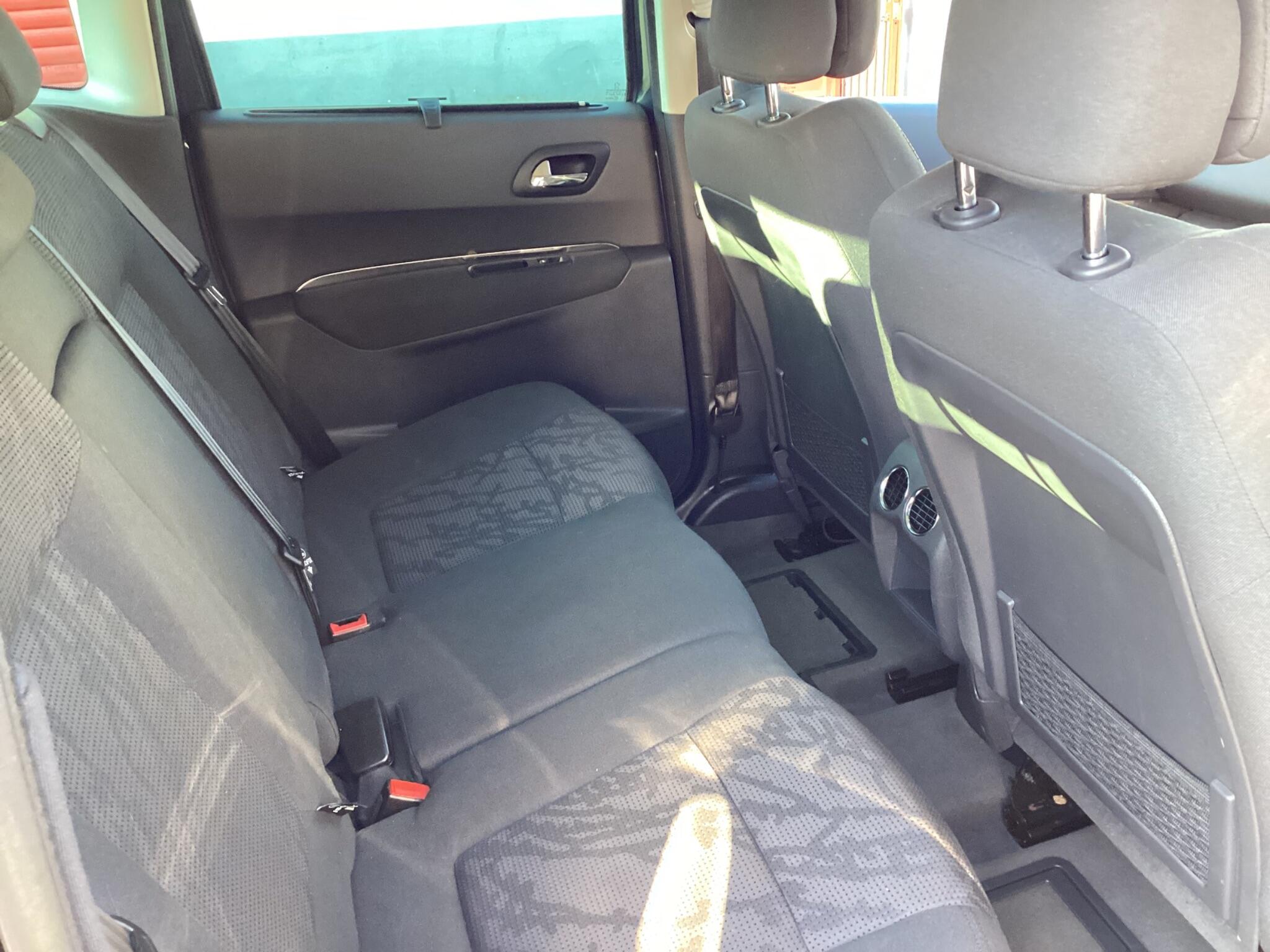 Peugeot 3008 view 18