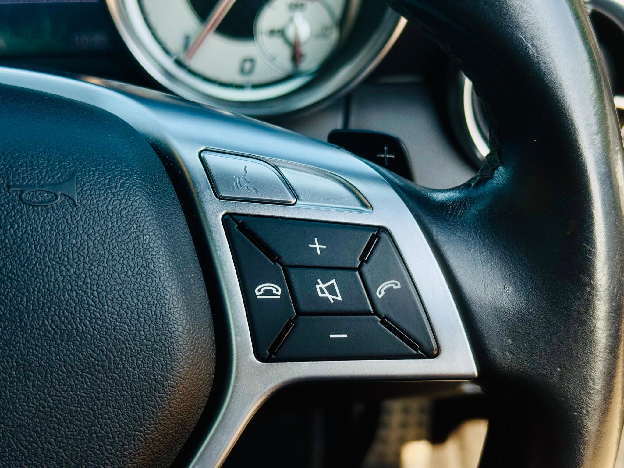 Mercedes-Benz SLK view 23