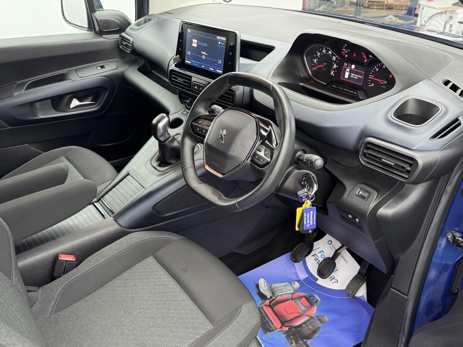 Peugeot Rifter view 41