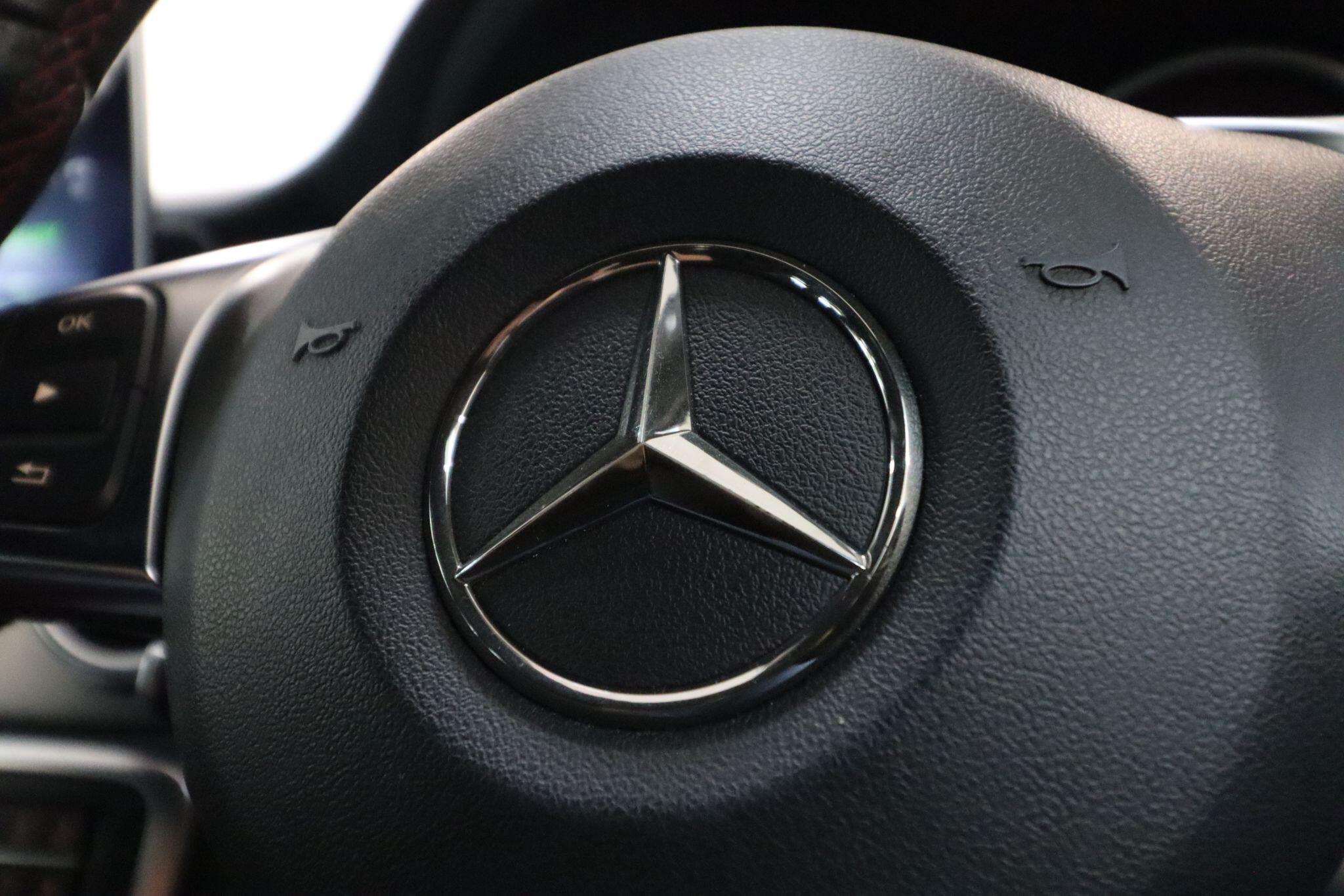 Mercedes-Benz Gla view 41