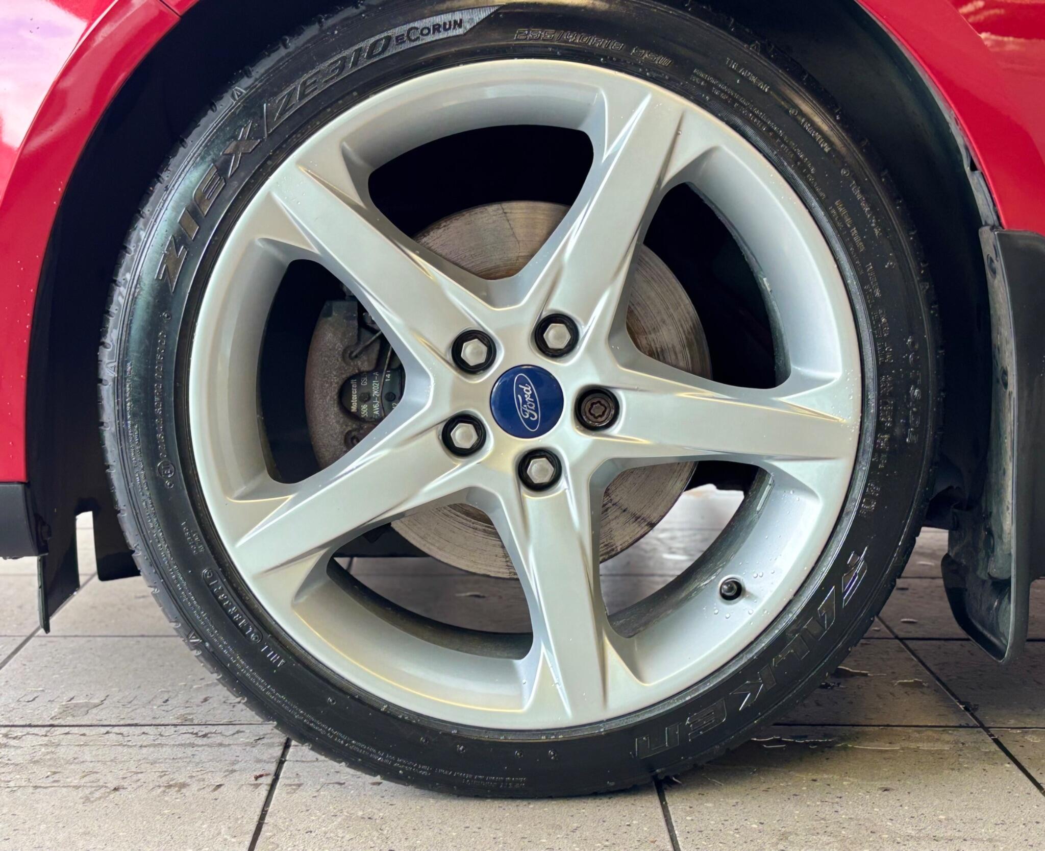 Ford Focus view 17