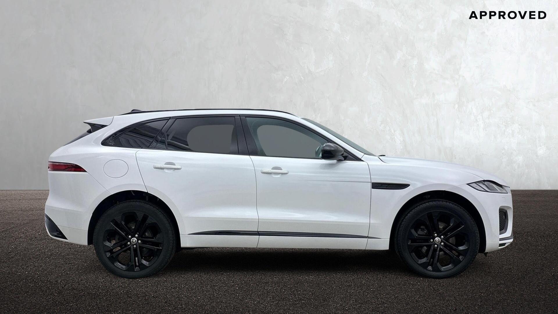 Jaguar F-Pace view 5