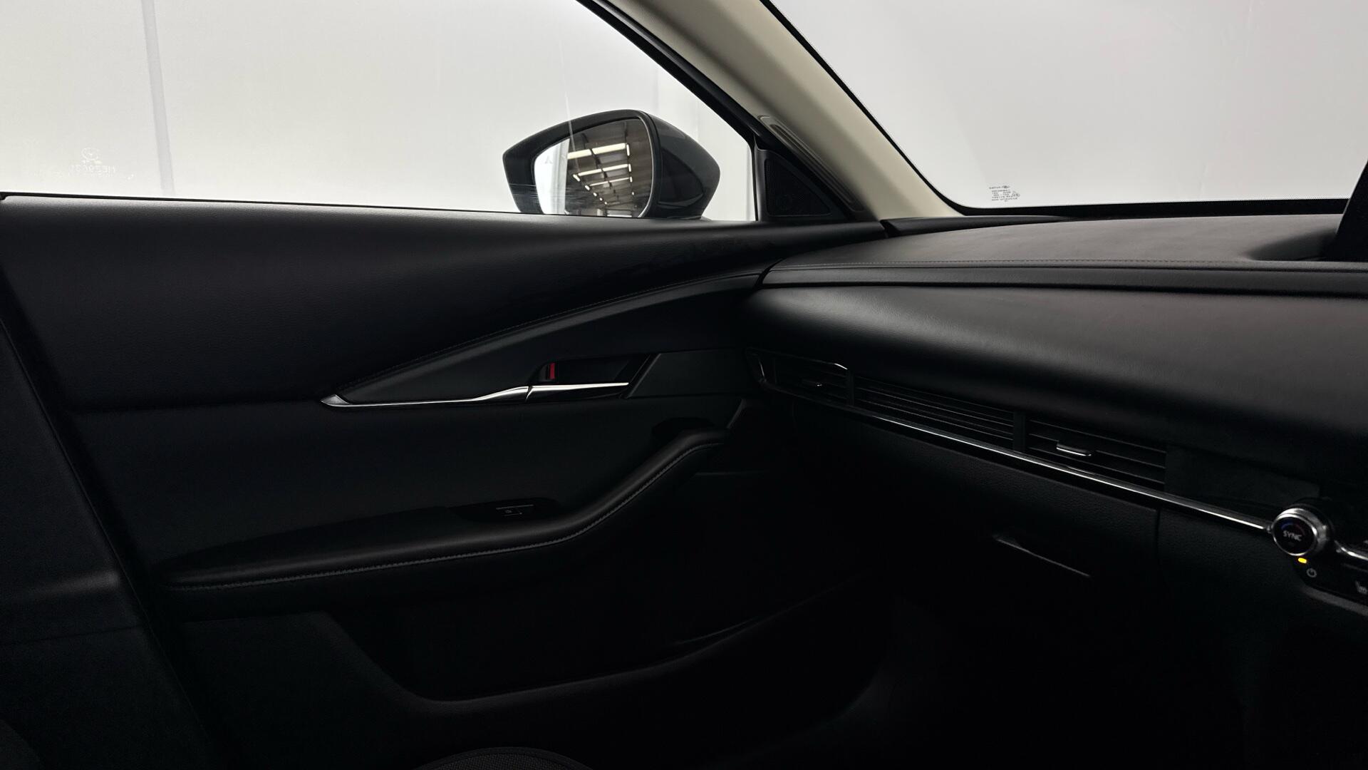Mazda CX-30 view 32