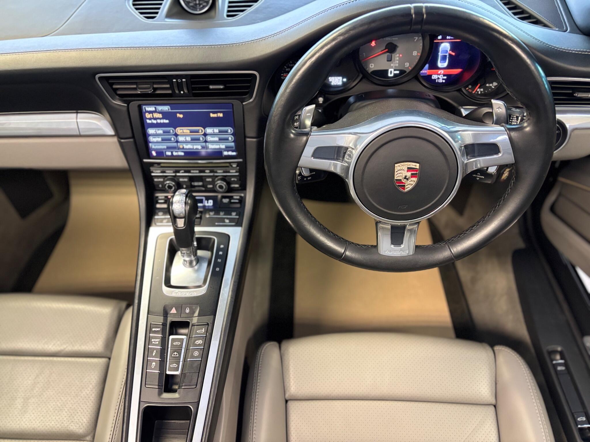 Porsche 911 view 21