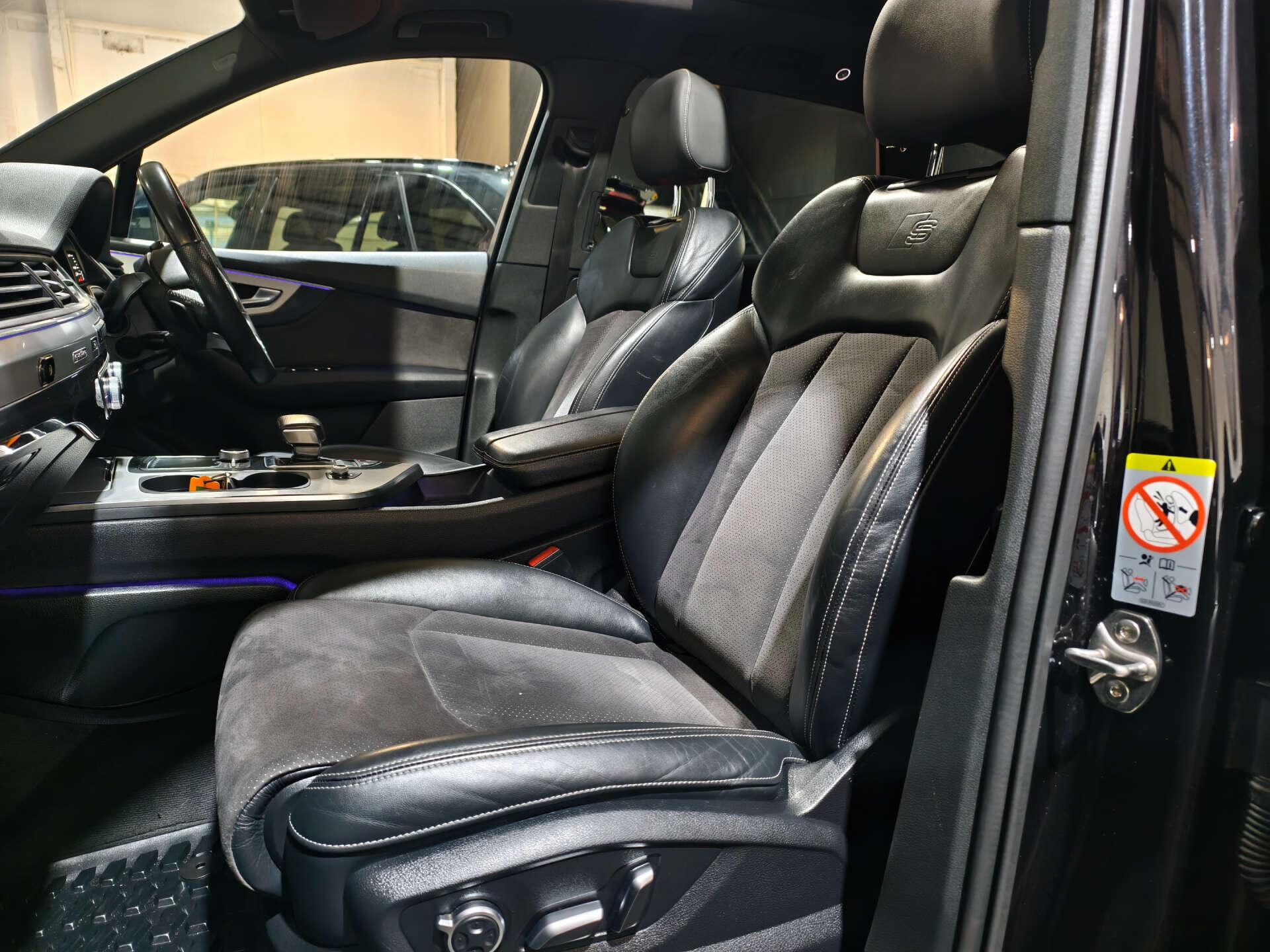Audi Q7 view 29