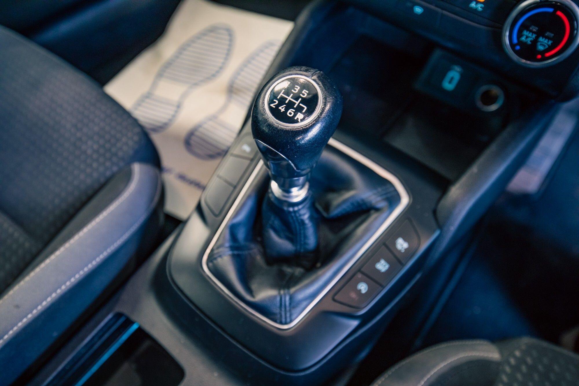 Ford Focus view 21