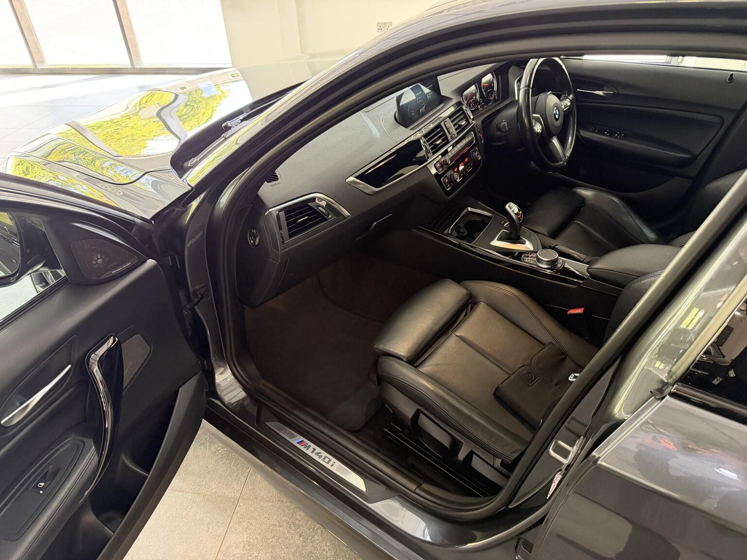 BMW 1 Series view 23