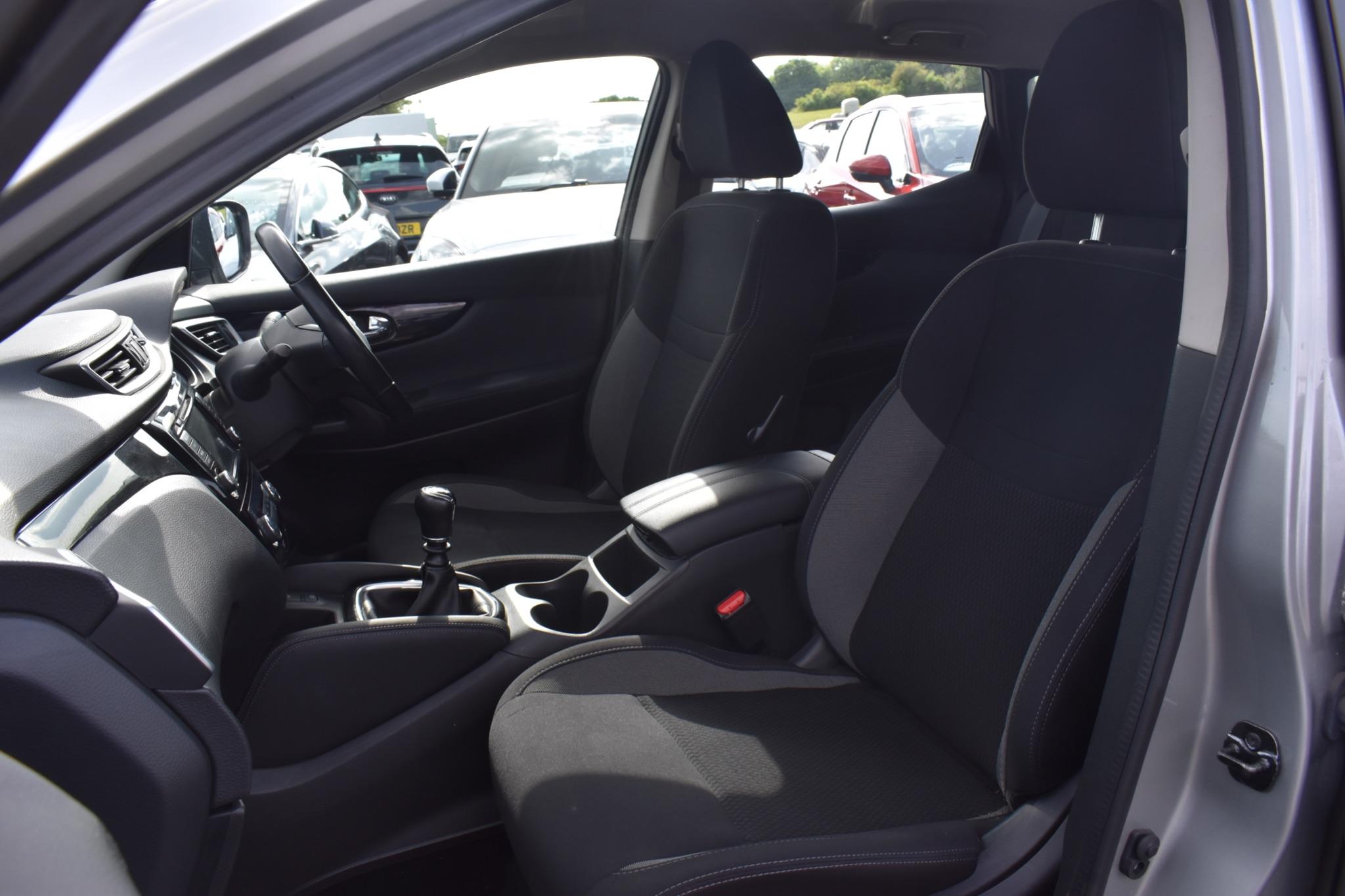 Qashqai - 1.3 DIG-T Acenta Premium Euro 6 (s/s) 5dr - Image 19