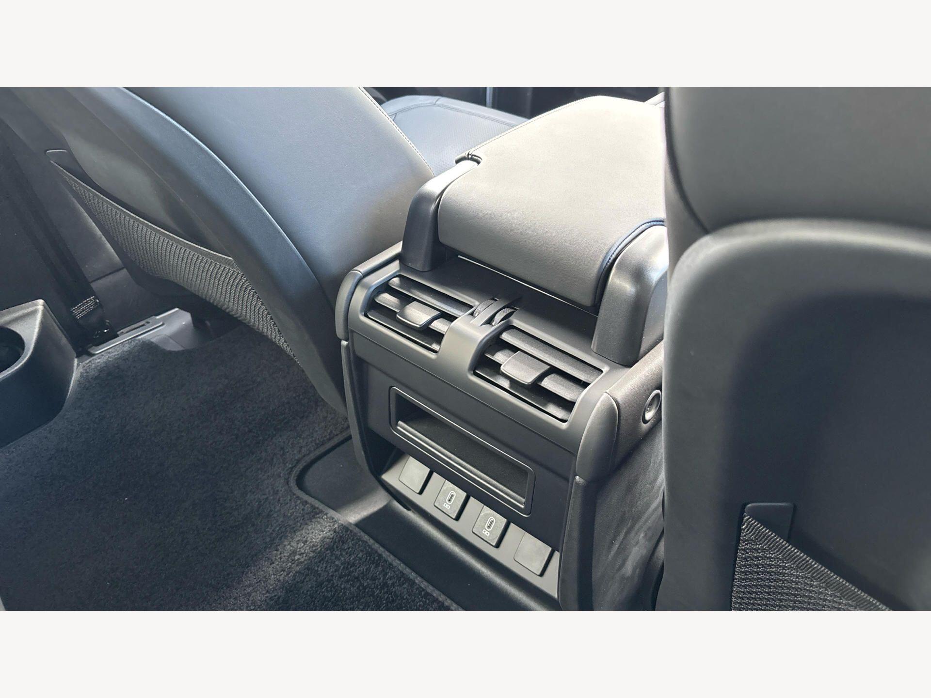 Land Rover Defender view 22