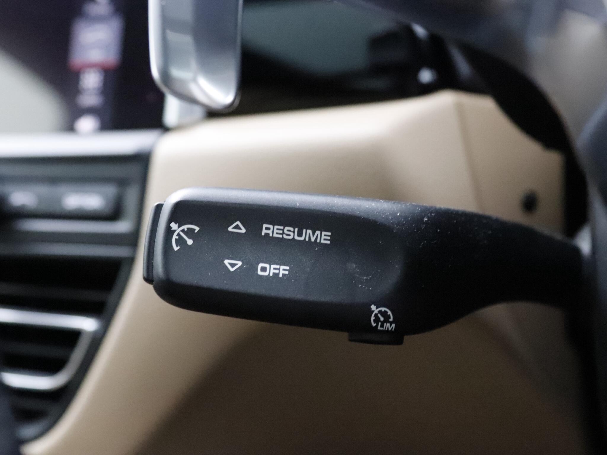 Porsche Macan view 32