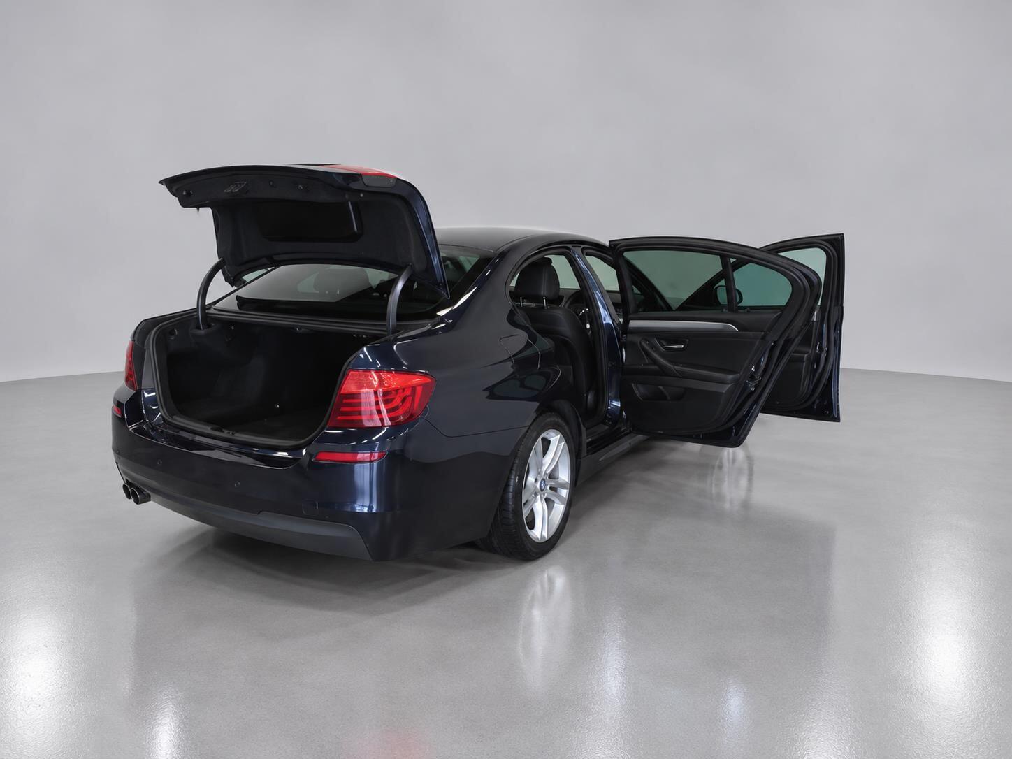 BMW 5 Series view 21