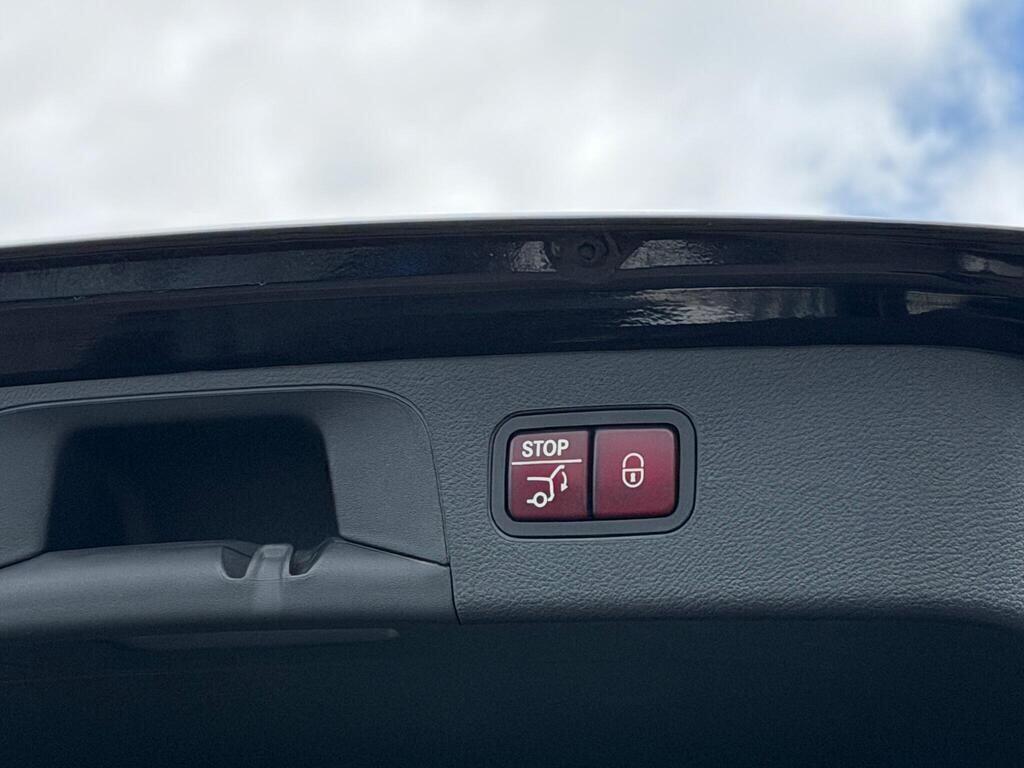 Mercedes-Benz GLC view 50