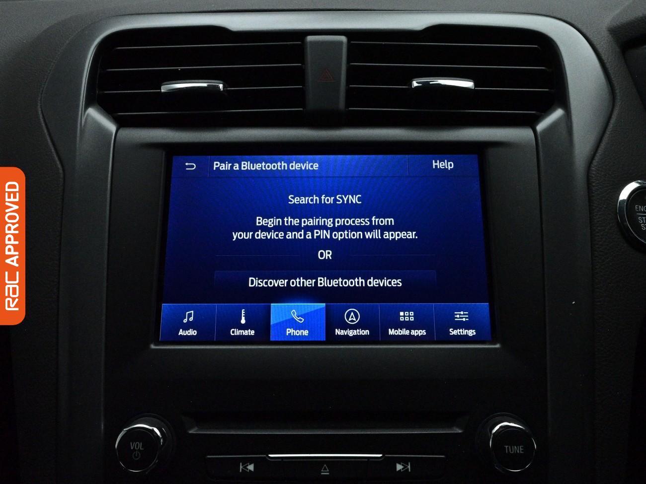 Ford Mondeo view 16