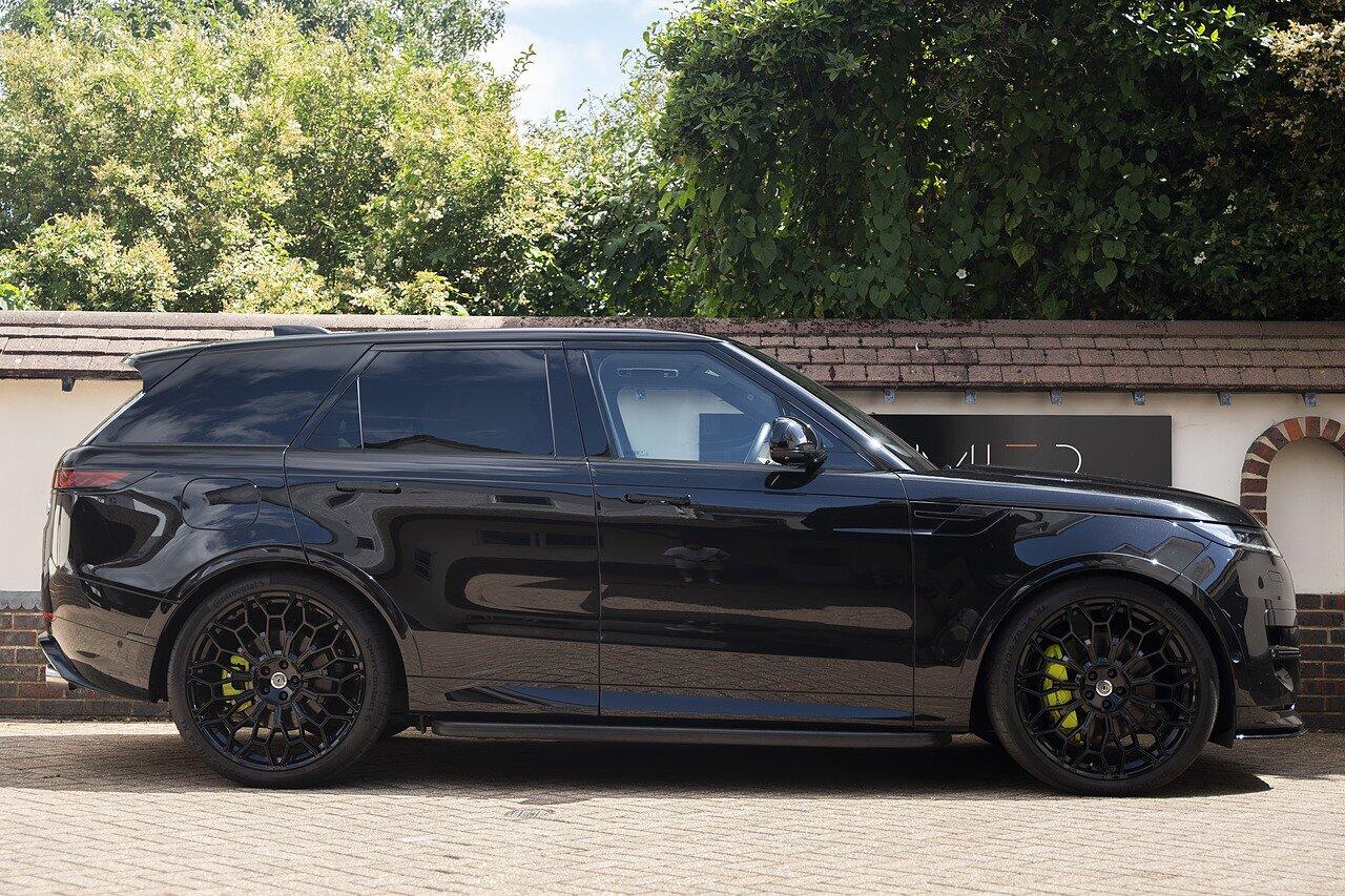 Land Rover Range Rover Sport view 3