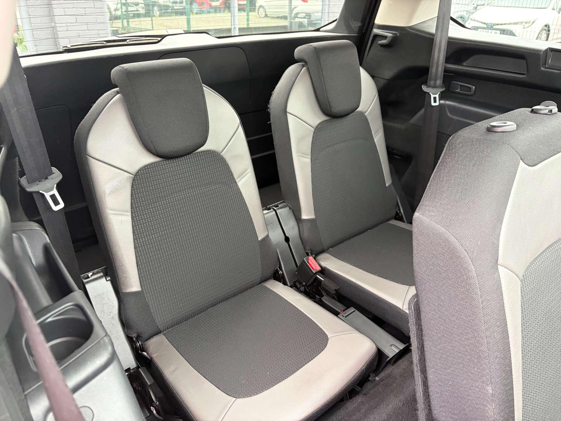 Citroen Grand C4 Picasso view 29