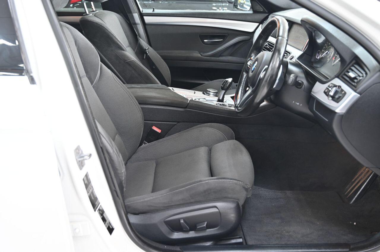 BMW 5 Series view 16