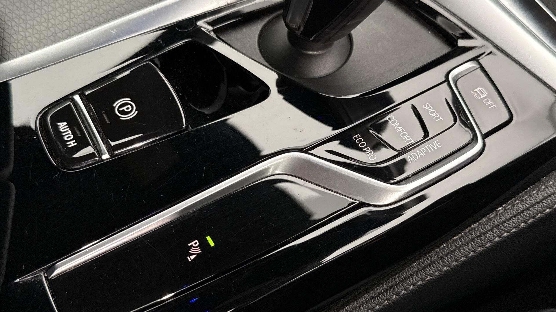 BMW 5 Series view 20