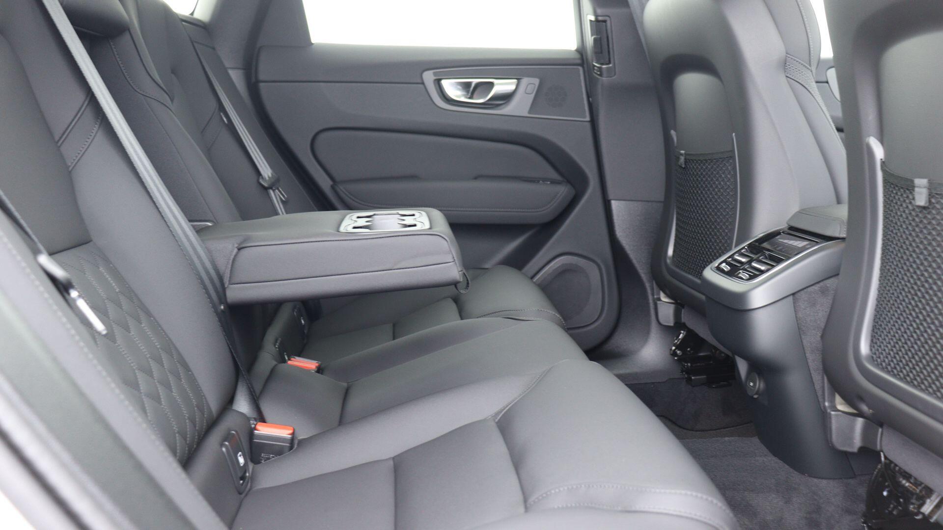 Volvo XC60 view 41