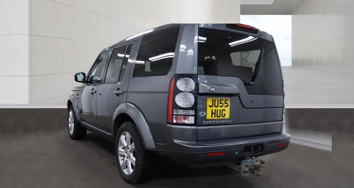 Land Rover Discovery 4 view 6